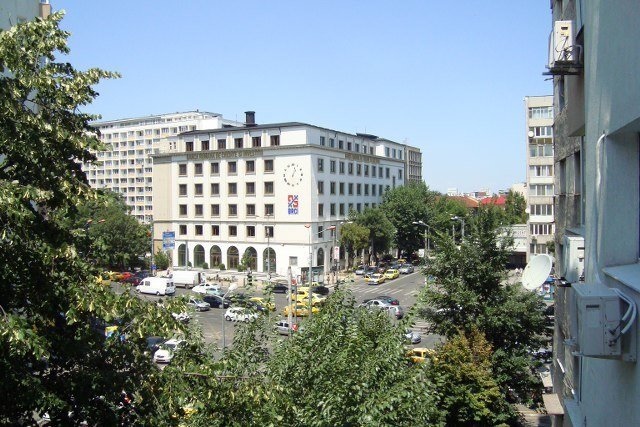 Dorobanti, Polona.